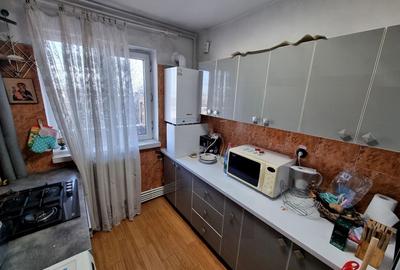 Apartament cu 2 camere decomandat, mobilat în Km 4-5 - 5