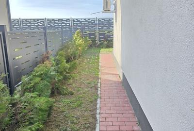 Casă cu 4 camere decomandat în Central