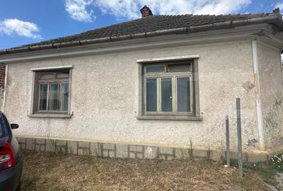De vanzare teren generos cu casa, zona centrala, Sacele - 1