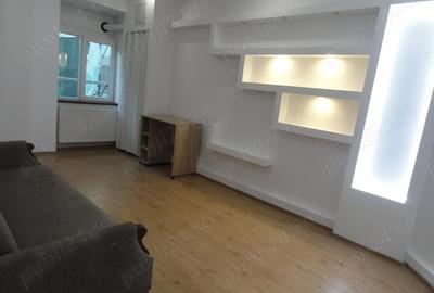 Apartament cu 3 camere semidecomandat în Central - 1