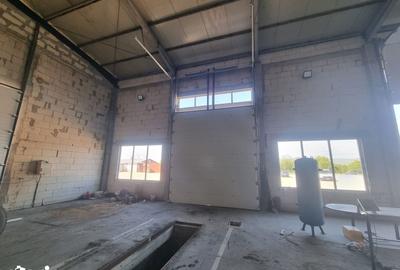 Spațiu comercial, de 1,000 mp, în Central - 1