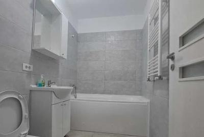 Garsonieră decomandată în Apărătorii Patriei