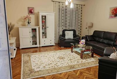 Casa in zona Titulescu 220000 Euro - 2