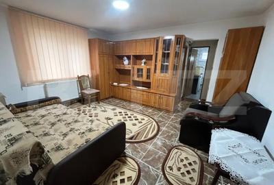 Apartament cu 2 camere semidecomandat în Micro 6 - 8