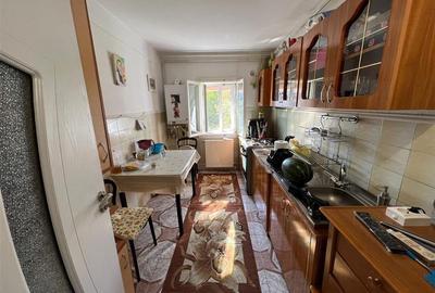 Apartament 3 camere, etaj 3, zona Longinescu - Gara - 4