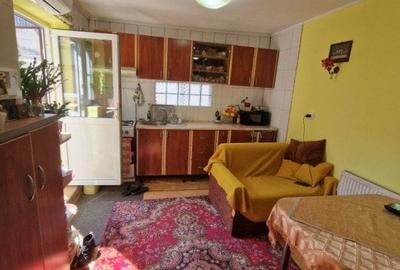 Casa cu 3 camere - Margeanului - 1