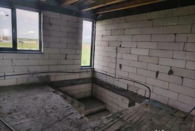 Casă cu 4 camere cu Teren 250 Mp în Central - 7