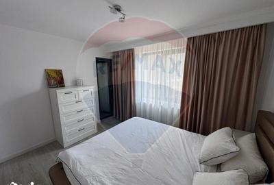 Casă cu 6 camere cu Teren 7661 Mp în Măneciu - 6