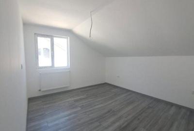 Casă cu 4 camere cu Teren 237 Mp în Central - 13