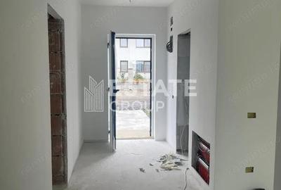 Casă cu 3 camere cu Teren 300 Mp în Dumbrăvița