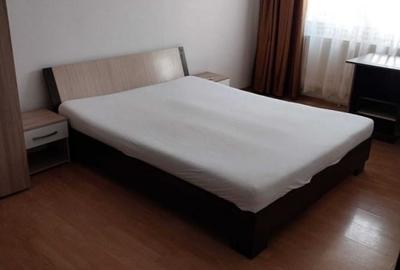 Apartament cu 3 camere - zona centru - Tg Cucu - 1
