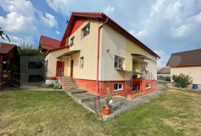 Casă cu 6 camere cu Teren 1100 Mp în Central - 8