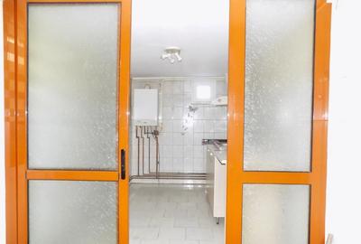 Casă cu 5 camere cu Teren 184 Mp în Central - 1