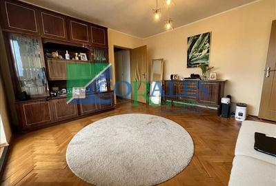 Simion Barnutiu. Etaj 2. Cu garaj inscris in CF. - 2