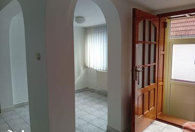 Casă cu 6 camere cu Teren 843 Mp în Livada - 4