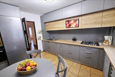 Apt 4 camere Zona Huedin Constatin Brocoveanu - Reșița - 3