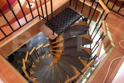 Casă cu 4 camere cu Teren 200 Mp în Central - 6