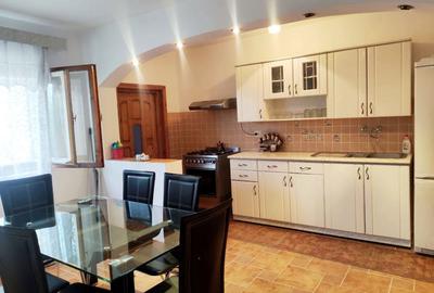 Casă cu 5 camere în Brestei