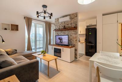 Apartament cu 2 camere semidecomandat, mobilat în Circumvalațiunii - 1