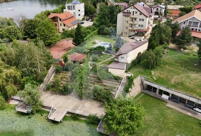 Casa cu teren de 3000 mp - ponton la lac - piscina si casa de oaspeti - 10