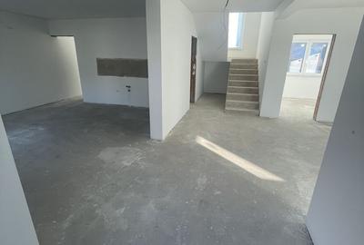 Casă cu 5 camere cu Teren 1630 Mp în Straja - 1