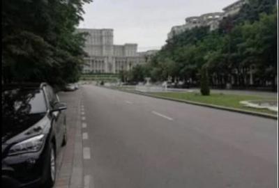 Apartament cu 3 camere în Centrul Civic - 1