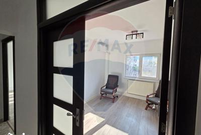 Apartament cu 4 camere decomandat în 13 Septembrie - 16