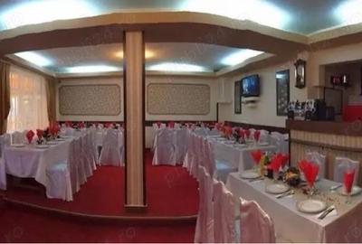 Spațiu comercial, de 80 mp, în Central - 4