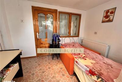 Casă cu 4 camere decomandat în Strejnicu - 11