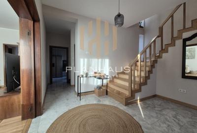 Casă cu 4 camere cu Garaj în Central - 3
