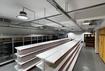 Spațiu comercial, de 350 mp, în Central - 4