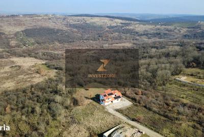 Casă cu 4 camere cu Teren 1253 Mp în Central