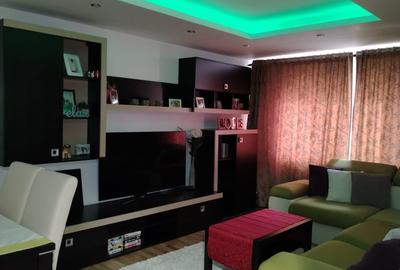 Apartament cu 3 camere decomandat, mobilat în Est - 1