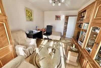 Apartament cu 3 camere decomandat în Giurgiului - 9