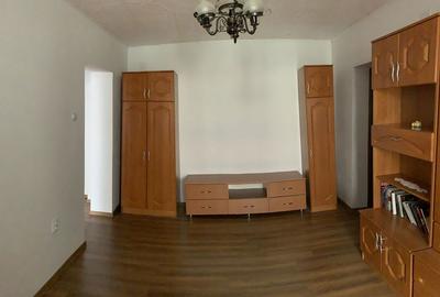 Apartament cu 3 camere semidecomandat în Central - 2