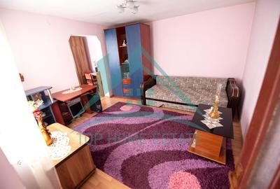 Exclusivitate! De vanzare casa cu 3 camere, in zona semicentrala! - 2