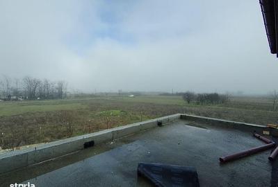 Casă cu 4 camere cu Teren 500 Mp în Cârcea - 1