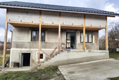 Casă cu 4 camere cu Teren 1360 Mp în Iris - 2