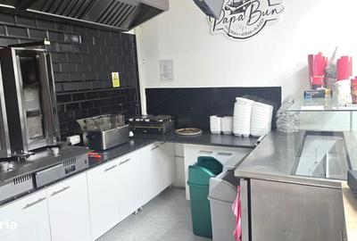 Spațiu comercial, de 40 mp, în Central - 4