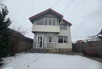 Casă cu 5 camere cu Teren 400 Mp în Șerbănești