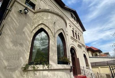 Casă cu 8 camere cu Canalizare în Dorobanți - 1