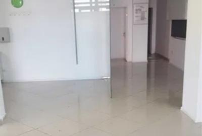 Spațiu comercial, de 460 mp, în Central