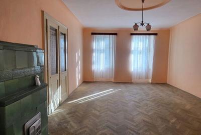 Casă cu 4 camere în Central - 4