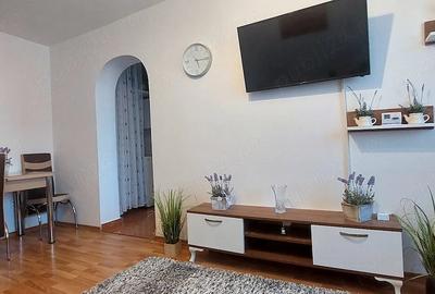 Apartament cu 3 camere semidecomandat în Central