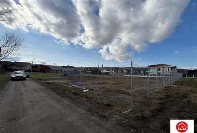 Teren de 812 mp, în Corunca