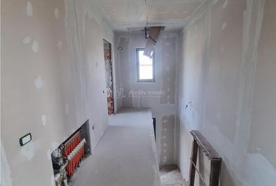 Casă cu 4 camere decomandat în Calomfirești - 17
