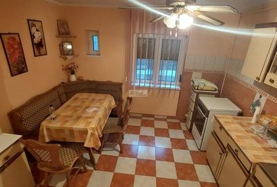 Apartament cu 3 camere decomandat în Central - 1