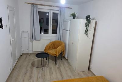 B-ul Unirii, rond Alba Iulia, pe Moise Nicoara, bloc 4 etaje, - 10