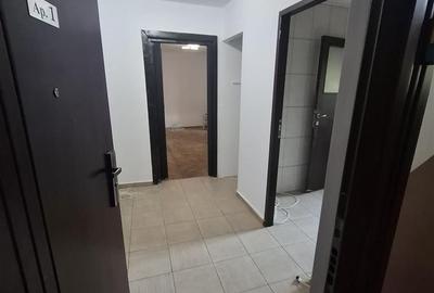Apartament cu 3 camere semidecomandat în Circumvalațiunii - 2