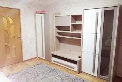 Inchiriez apartament 2 camere zona generala 14
